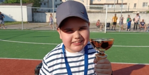 Fotbal din suflet în Baia Mare: Turneul „Șansă pentru David” a adus comunitatea împreună, în sprijinul unui tânăr luptător