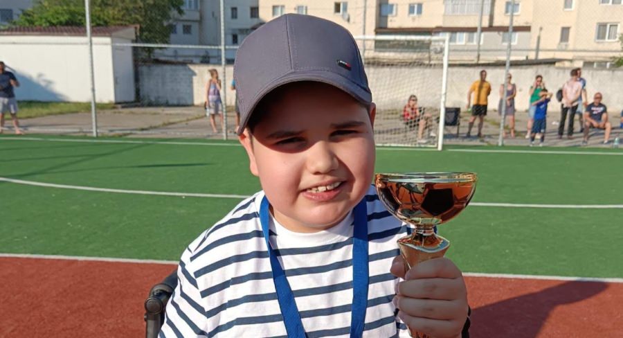 Fotbal din suflet în Baia Mare: Turneul „Șansă pentru David” a adus comunitatea împreună, în sprijinul unui tânăr luptător