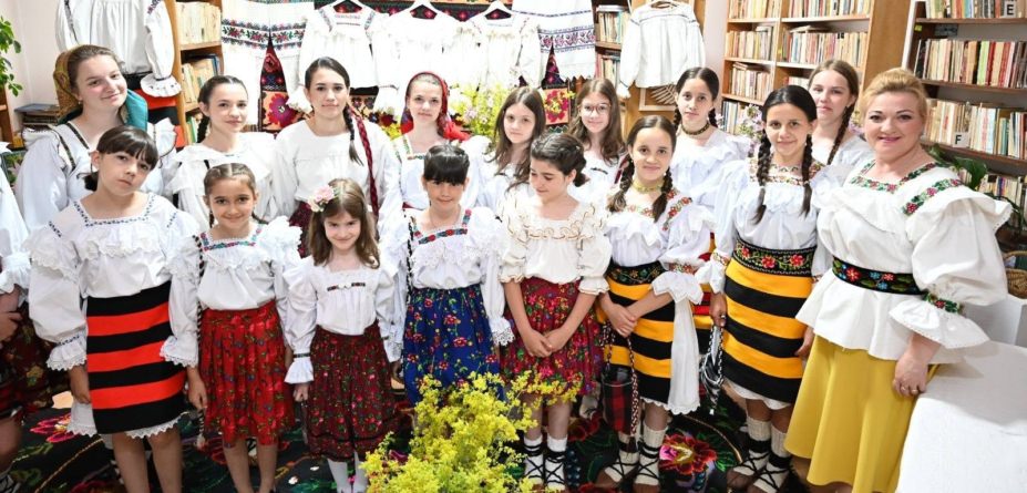 Tradiția, credința și identitatea culturală, celebrate la Biblioteca Orășenească Vișeu de Sus
