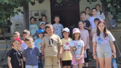 Atelierele de vacanță „Descoperă. Creează. Joacă” de la Muzeul Satului Maramureșan din Sighet s-au încheiat cu multă voie bună