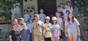 Atelierele de vacanță „Descoperă. Creează. Joacă” de la Muzeul Satului Maramureșan din Sighet s-au încheiat cu multă voie bună