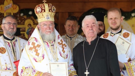 Părintele Alexandru Câmpeanu, fost paroh în Făureşti, distins cu Ordinul „Crucea Justinian Arhiepiscopul” – una dintre cele mai înalte distincții ale Episcopiei