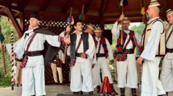 Ansamblul Folcloric Național „Transilvania”, în aplauzele publicului la cea de-a XV-a ediție a Sărbătorii Sânpetrului de pe Valea Rebrei