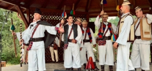 Ansamblul Folcloric Național „Transilvania”, în aplauzele publicului la cea de-a XV-a ediție a Sărbătorii Sânpetrului de pe Valea Rebrei