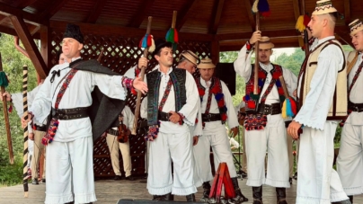 Ansamblul Folcloric Național „Transilvania”, în aplauzele publicului la cea de-a XV-a ediție a Sărbătorii Sânpetrului de pe Valea Rebrei