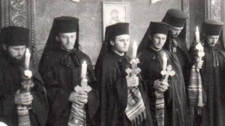 Se împlinesc 32 de ani de la tunderea în monahism a șase slujitori de seamă ai Bisericii; Cine sunt ei astăzi
