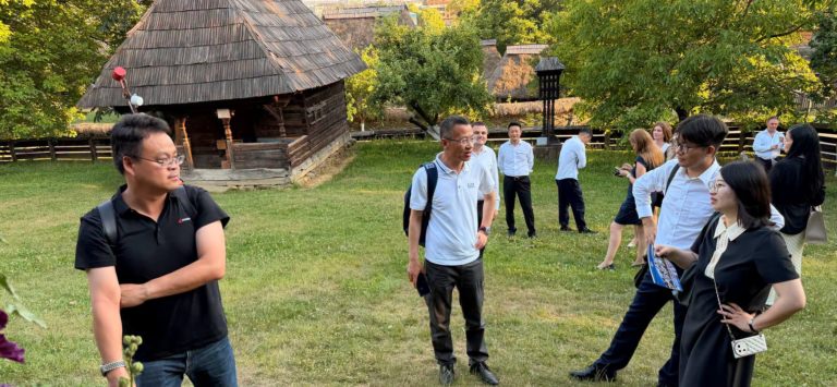 Muzeul Satului Baia Mare a fost vizitat de o delegație oficială a Republicii Populare Chineze, condusă de Excelența Sa, ambasadorul Chen Feng