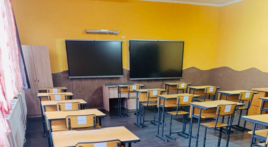 Școala Gimnazială „Laurențiu Ulici” Rona de Jos, dotată cu mobilier, materiale didactice și echipamente digitale moderne