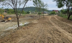 În Tăuții Măgherăuș continuă lucrările la proiectul de amenajare a zonei Lac Hoșteze