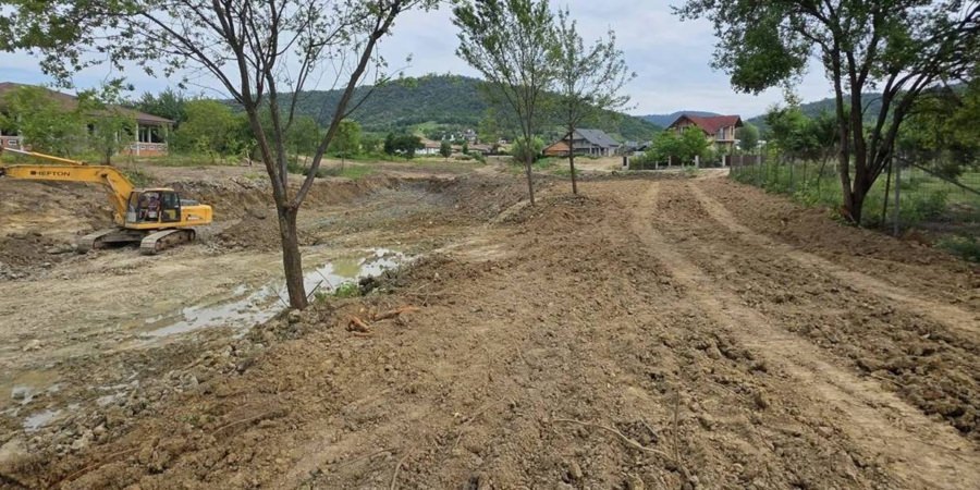 În Tăuții Măgherăuș continuă lucrările la proiectul de amenajare a zonei Lac Hoșteze