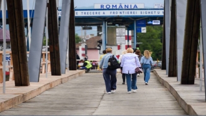 Veste bună, podul istoric de peste Tisa rămâne deschis pentru pietoni și urgențe