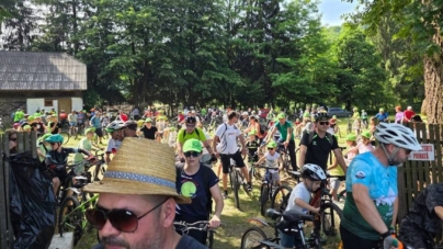 „Cărările Copilăriei” la Suciu de Sus, cu sute de participanți pe traseele Maramureșului