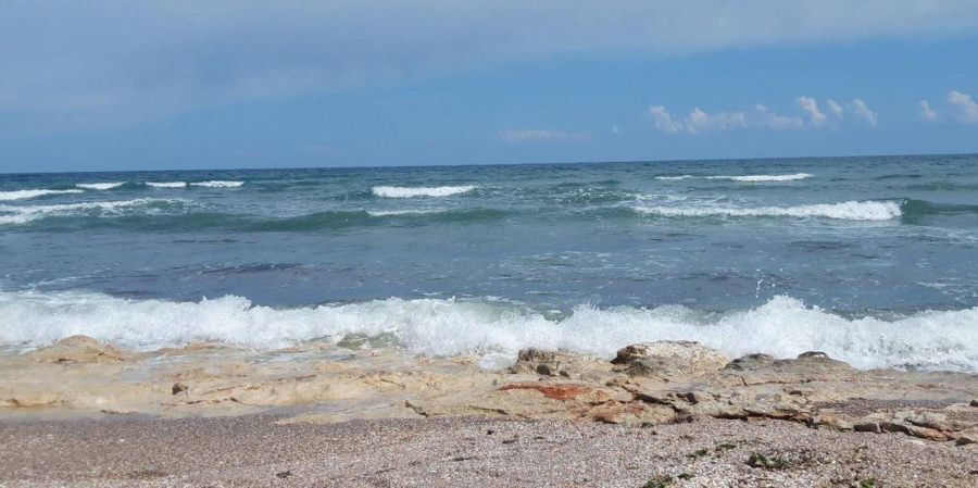 Atenționare pentru cei care merg la mare: bacterie periculoasă în apă. Ce trebuie să știi înainte de vacanță