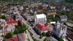 Conferință despre inteligența emoțională și concurs de costume populare la Vișeu de Sus