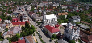 Conferință despre inteligența emoțională și concurs de costume populare la Vișeu de Sus