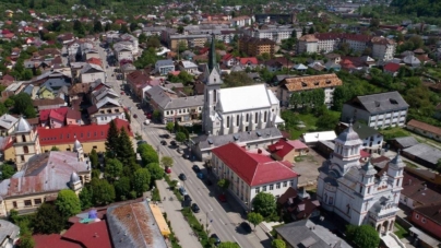 Conferință despre inteligența emoțională și concurs de costume populare la Vișeu de Sus