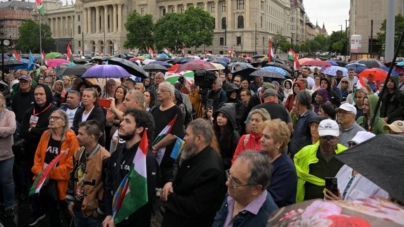 Proteste masive la Budapesta, scandări și mesaje dure la adresa premierului Péter Magyar