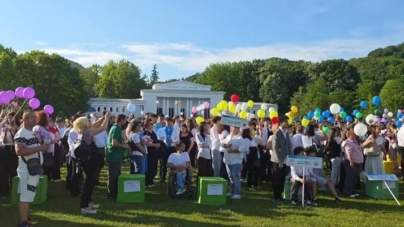 Tinerii absolvenți din Maramureș pot primi până la 27.000 de lei dacă se angajează după școală