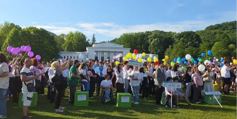 Tinerii absolvenți din Maramureș pot primi până la 27.000 de lei dacă se angajează după școală