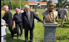 Ungaria a ridicat un bust pentru Tőkés László