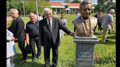 Ungaria a ridicat un bust pentru Tőkés László