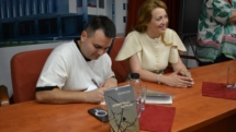 Lansarea volumului de poezie „Atemporal/ Zeitlos”, semnat de Alexandru Sabou, a reunit scriitori, oameni de cultură și elevi la Biblioteca Județeană din Baia Mare