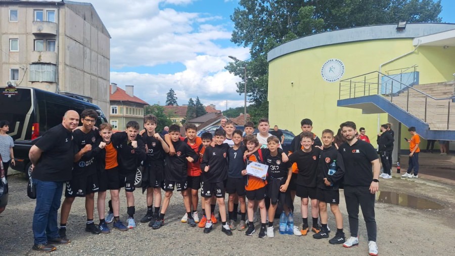Juniorii 4 de la Academia de Handbal Minaur s-au calificat în semifinalele turneului final