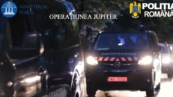 17 percheziții în Poienile de sub Munte. Trei persoane au fost reținute