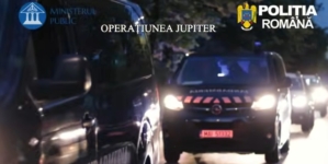 17 percheziții în Poienile de sub Munte. Trei persoane au fost reținute