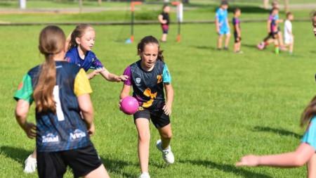 Înscrieri la baby handbal și minihandbal la Fabrica de Campioni