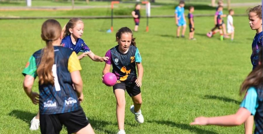Înscrieri la baby handbal și minihandbal la Fabrica de Campioni