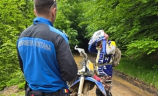 Cetățean ceh surprins de jandarmii montani cu o motocicletă în fondul cinegetic Budești