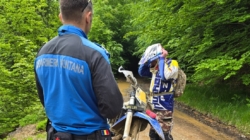 Cetățean ceh surprins de jandarmii montani cu o motocicletă în fondul cinegetic Budești