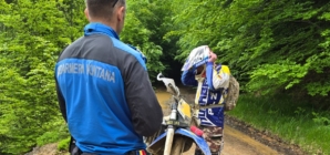 Cetățean ceh surprins de jandarmii montani cu o motocicletă în fondul cinegetic Budești