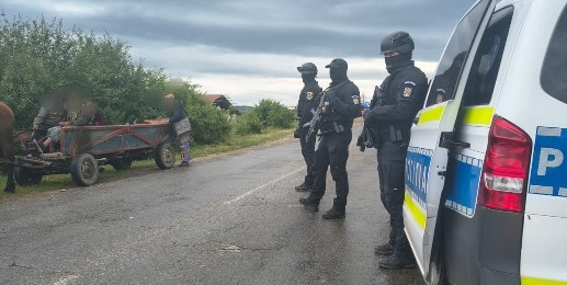 Amplă acțiune a polițiștilor în Vălenii Lăpușului