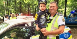 Sfaturi de la polițiști pentru cei mici