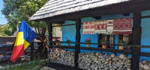 Tabără pentru copii la Muzeul Etnografic „Acasă” din Tăuții-Măgherăuș. O zi dedicată creativității, tradițiilor și jocului în aer liber
