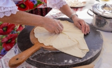 Festivalul plăcintelor și pancovelor revine la Vima Mică. Concurs culinar și petrecere retro la Muzeul „La Lelea Ruzale”