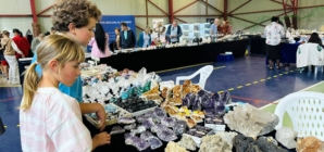„Mineral Show” revine la Cavnic: Expoziția de bijuterii și minerale are loc în perioada 14–16 august