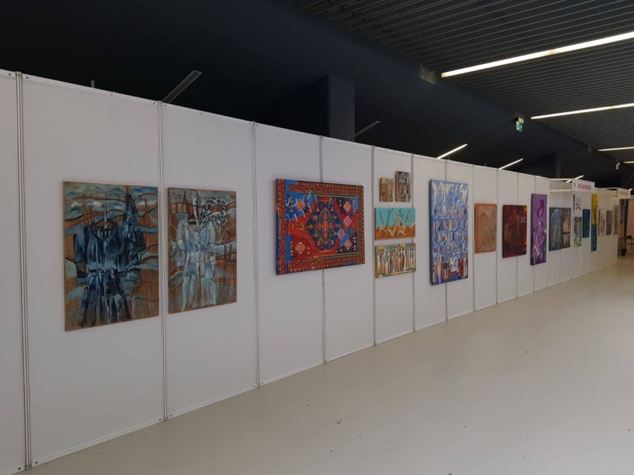 „Pictură- concept și imagine” la Baia Mare: Absolvenții programului de masterat al CUNBM vernisează expoziția lucrărilor de disertație