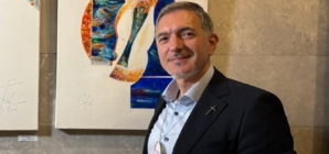 Preotul, scriitorul și artistul vizual Vasile Trif lansează un nou volum de poezie la Baia Mare