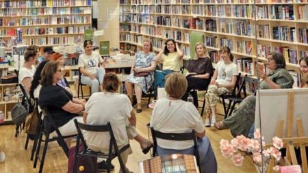 O nouă întâlnire de lectură la Cărturești Baia Mare, dedicată cărții „În ultima clipă a zilei” de Claire Keegan