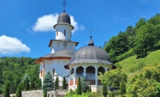 Hramul Mănăstirii Petrova: Credincioșii sunt invitați la rugăciune de sărbătoarea Sfântului Pantelimon