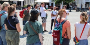 Schimb cultural în Baia Mare: Voluntari din SUA au descoperit orașul printr-o vânătoare de indicii urbană