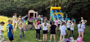 Bucuria vacanței, celebrată de micii beneficiari ai Centrului Rivulus Pueris Baia Mare prin activități interactive