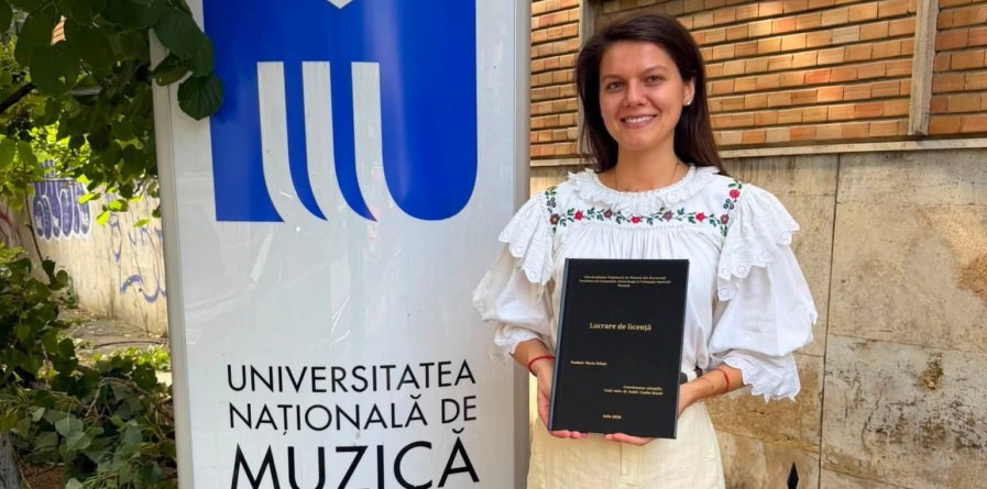 Îndrăgita artistă Maria Mihali continuă drumul spre performanța academică: a fost admisă la master în Muzicologie