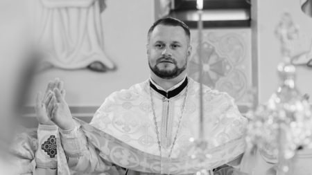 Pr. Adrian Dobreanu: Prin postire și rugăciune ne curățim inima, ne întărim credința și ne pregătim să întâmpinăm cu vrednicie marele praznic al Adormirii Maicii Domnului