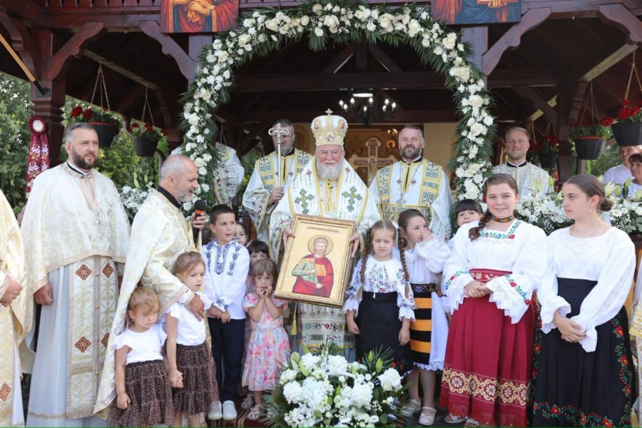 Preasfințitul Părinte Episcop Iustin a sfințit capela de cimitir a Parohiei Ortodoxe Satu Nou de Jos