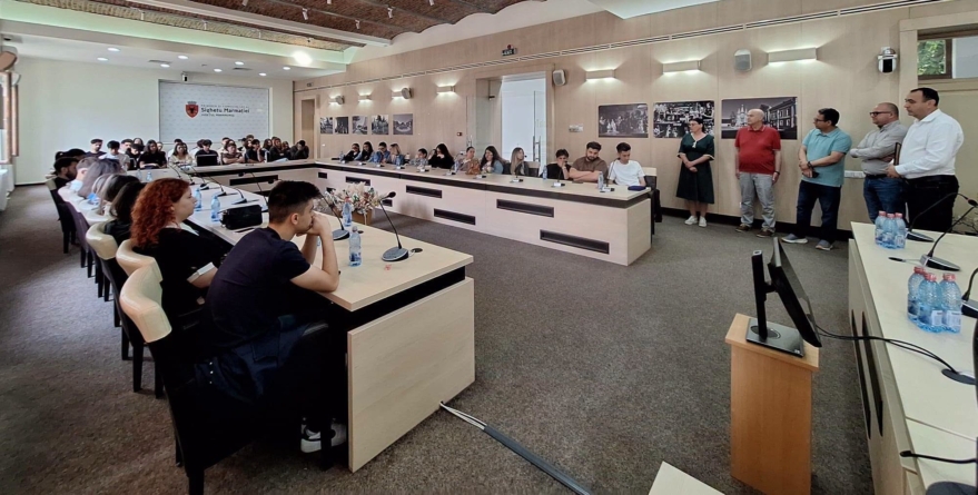 Un grup de studenți de la Universitatea din București, în practică la Primăria Sighetu Marmației