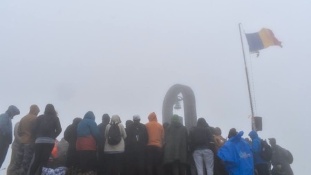 Tradiție și comemorare la 1839 metri: „Sărbătoarea Munților Țibleș” a adunat participanți de toate vârstele